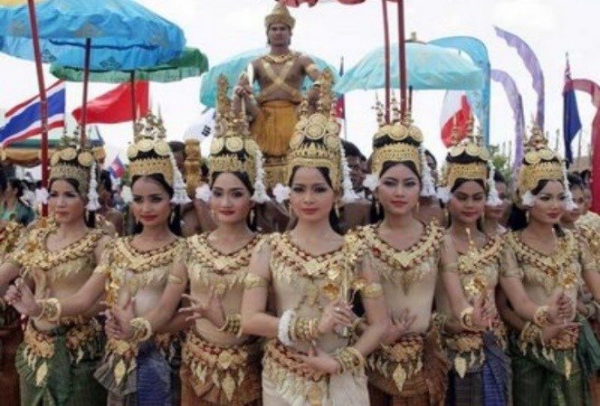 궁중 무용수.jpg 궁중 무용수.jpg